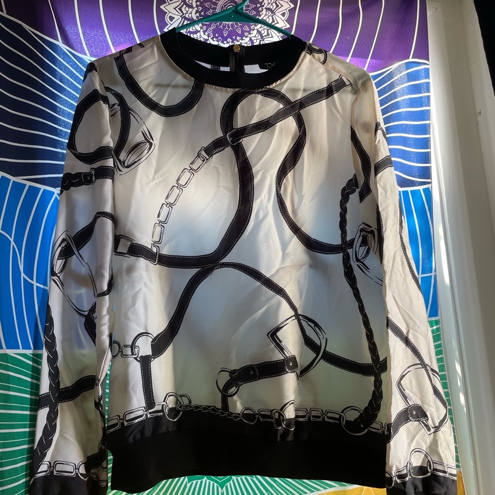 Cute blouse!